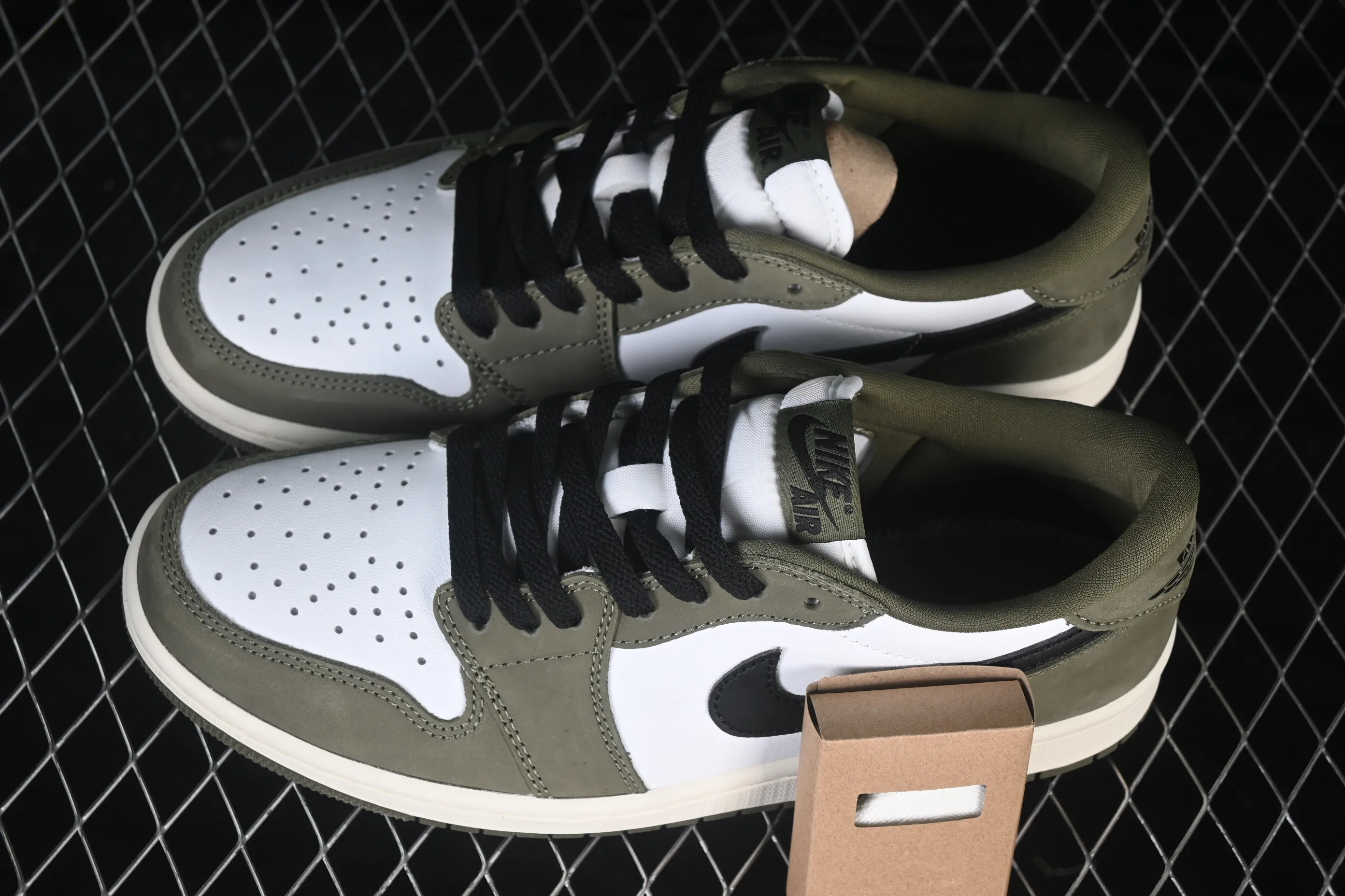 All categories Air Jordan Jordan series basketball shoes Air Jordan 1 Low G version pure original Air Jordan 1 Low OG "Medium Olive" AJ1 Joe 1 joint model olive green low-top retro culture basketball shoes HQ6998-200